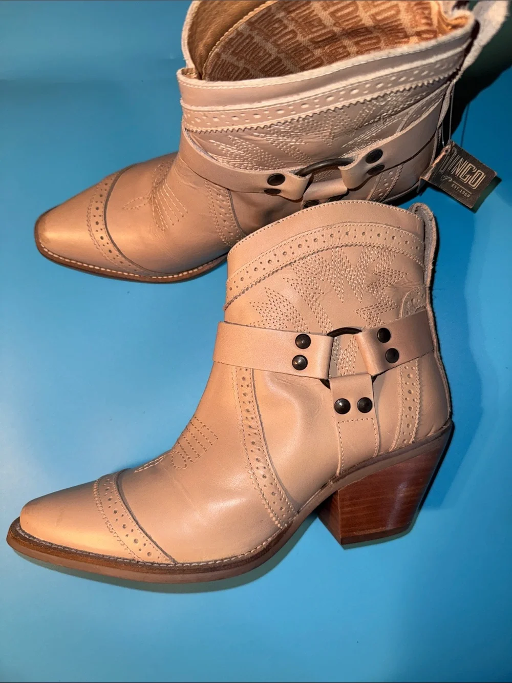 Dingo Beige Western Harness Ankle Boots Sz 9 NWTGS